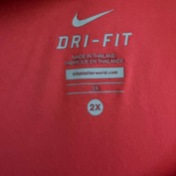 Nike dry fit top in a size 2X - Picture 3 of 3